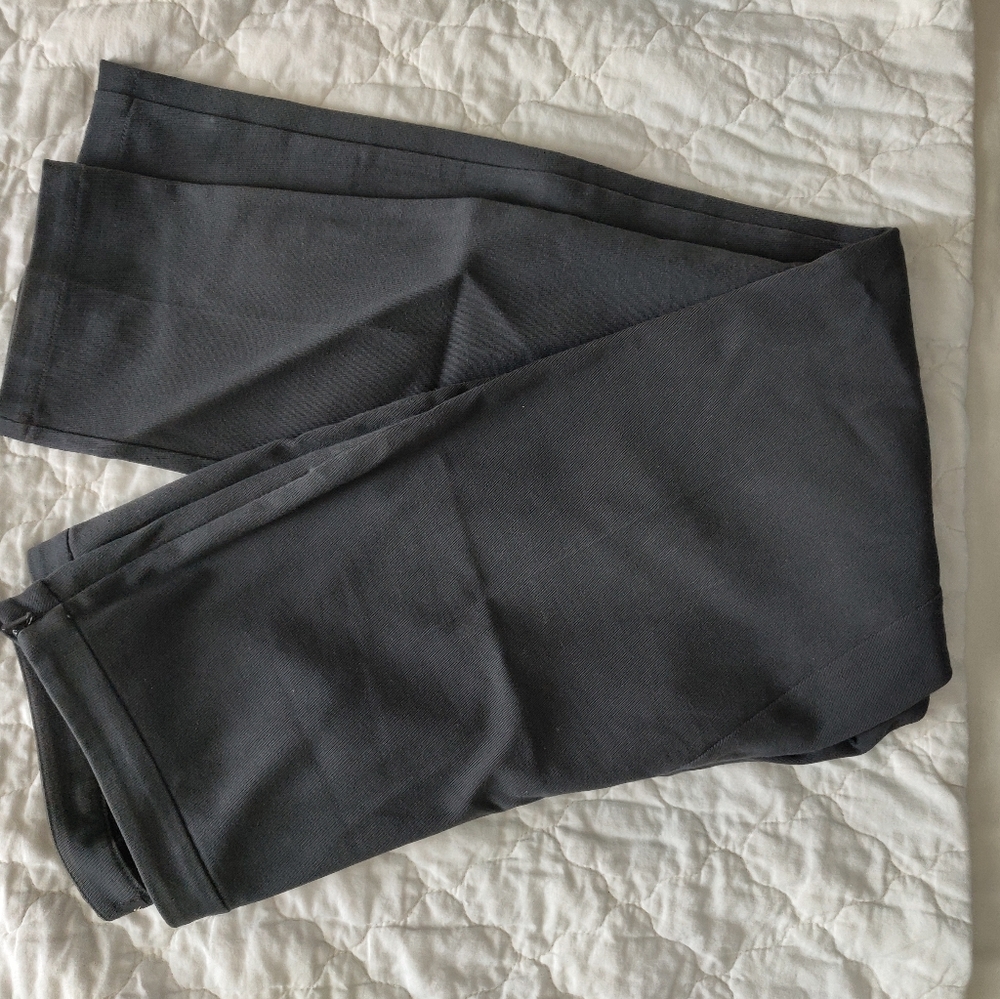Eileen Fisher straight leg size 4